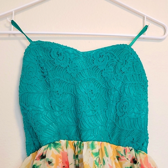 Trixie Summer Dress strapless. Size 7, but fits more like a 9 like new - Picture 2 of 9